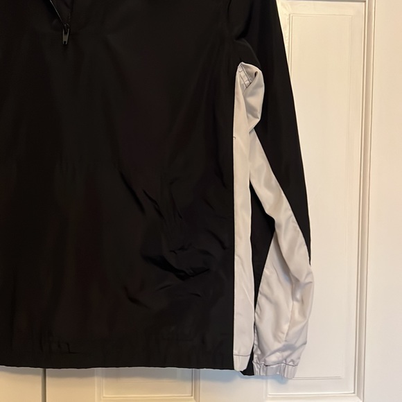 Forever 21 Pullover - Picture 2 of 10